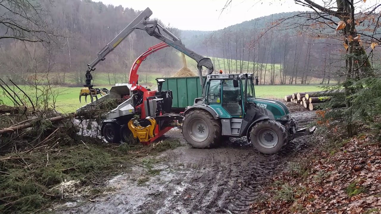 Hackschnitzel Häckseln 2018 mit Pfanzelt PM TRAC 2375 und Mus Max WT 9XL