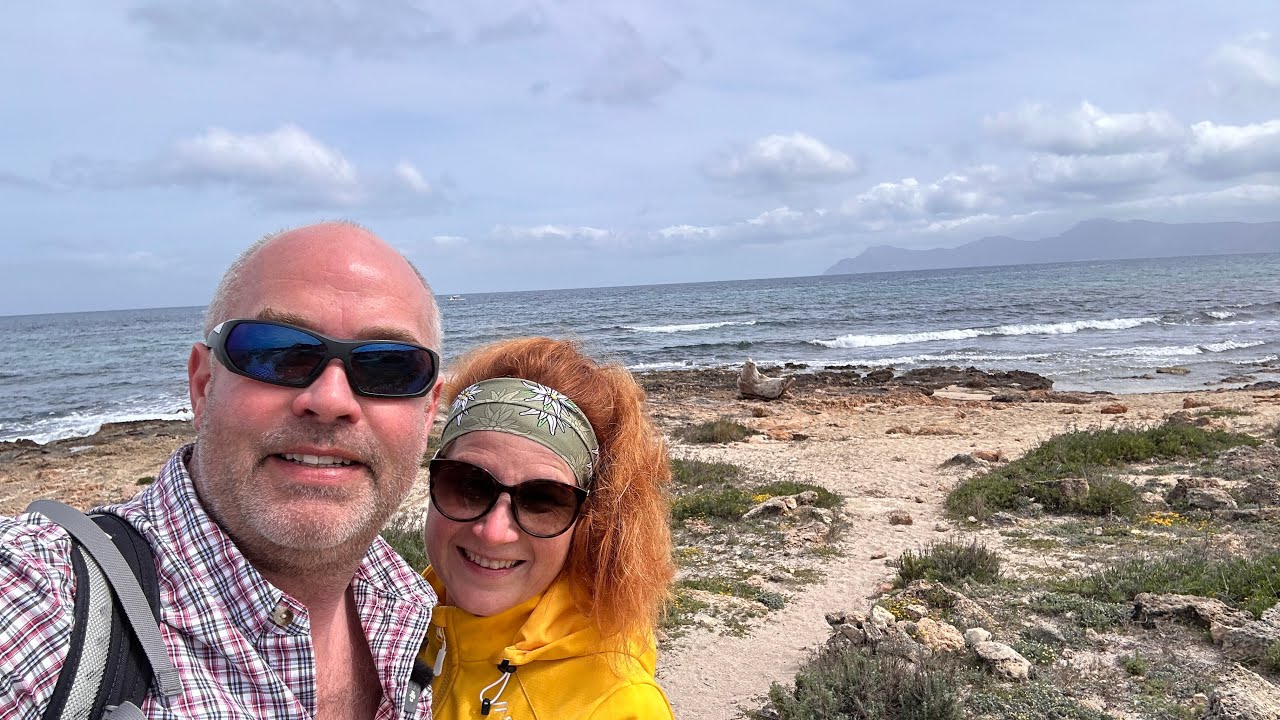 Mallorca: Wanderung auf dem Küstenwanderweg von Can Picafort (historische Gräber und Sandstrand)