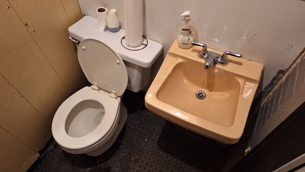 Lil Tavern Men's Restroom