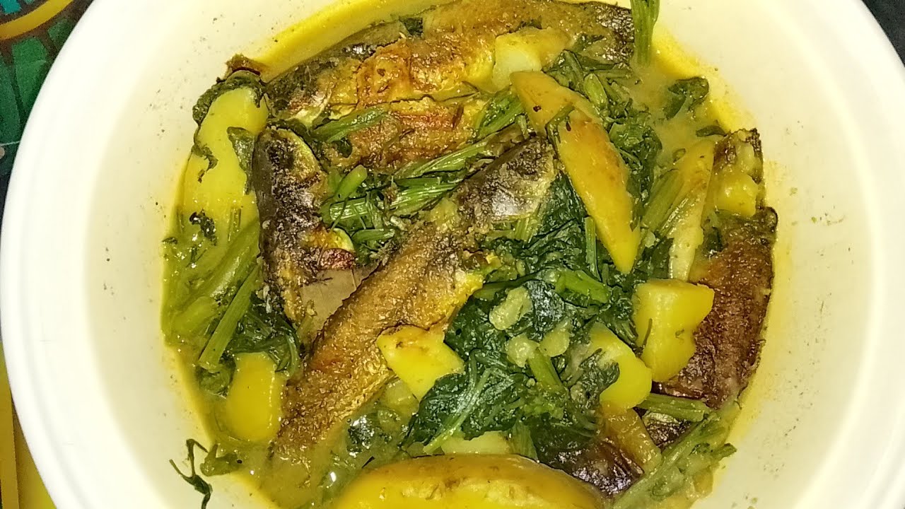 খুব সহজ একটি রান্না ♥️শাক দিয়ে মাছ ঢাকা।🤤👍🥰# mycooking 