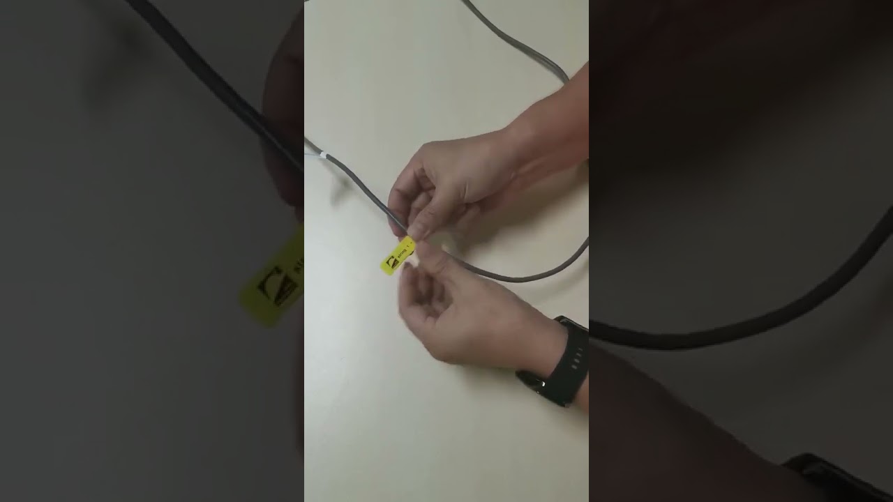 ruilabels.com Cable Flag Labels For Wire Management and Identification