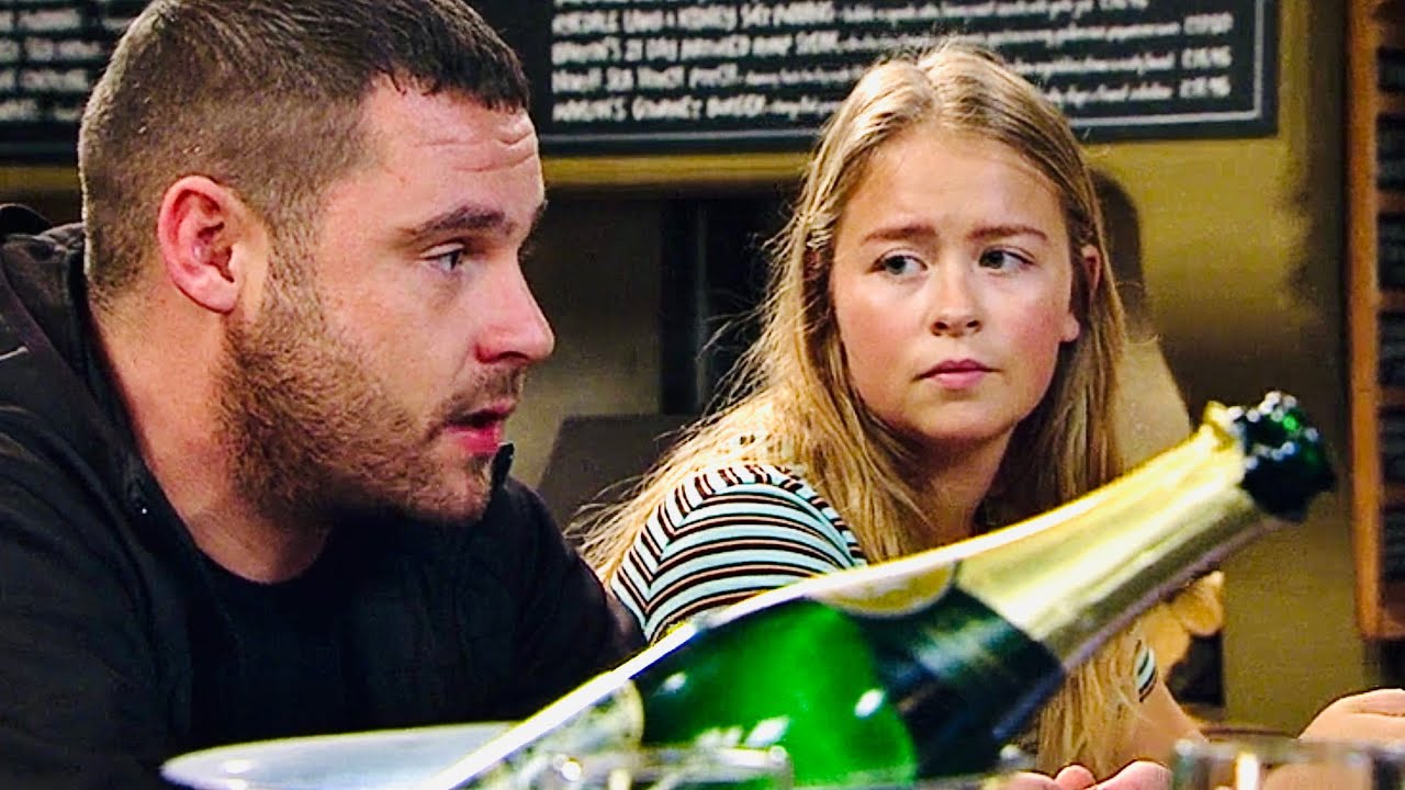 Robron - Aaron Has A New Baby Sister!