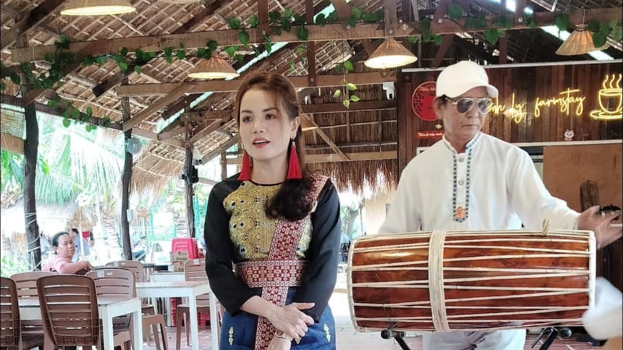 Ca sĩ Chăm, Saben và Chế Viên , Cùng Hoà Chúng Nhịp Bài Dân Ca Chăm