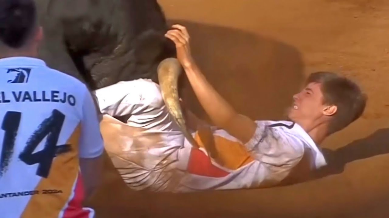 😱 EN APUROS CON EL TORO! TREMENDA COGIDA CONCURSO DE RECORTES