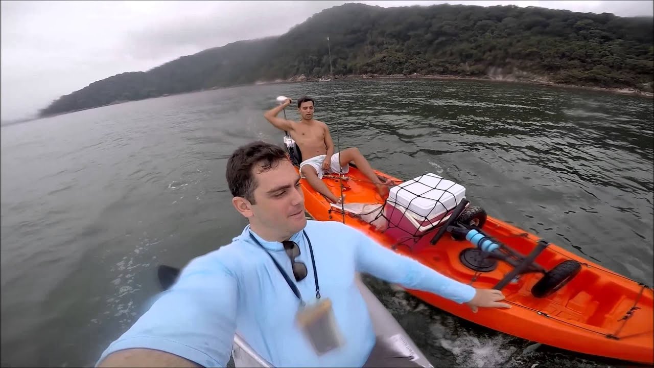 Pesca de caiaque Orca  com motor eletrico rebocando Barracuda - Kayak Fishing