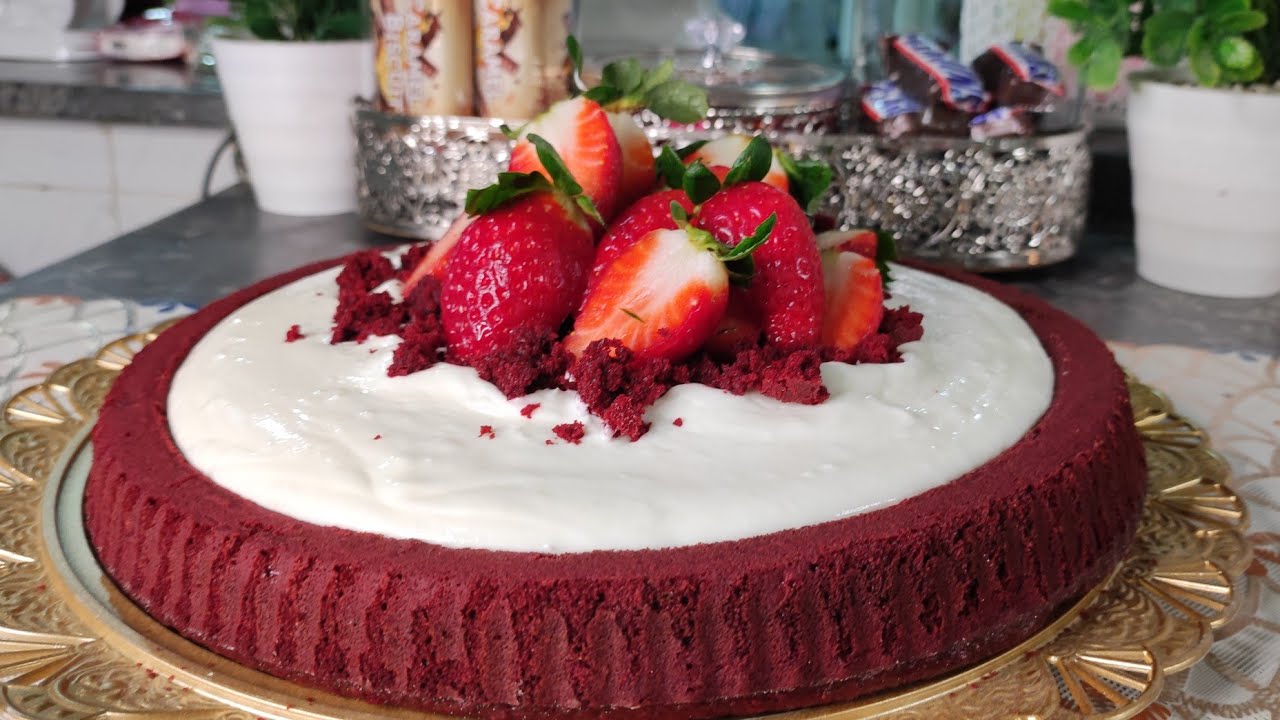 Red velvet cake كيكة الڤيلڤت