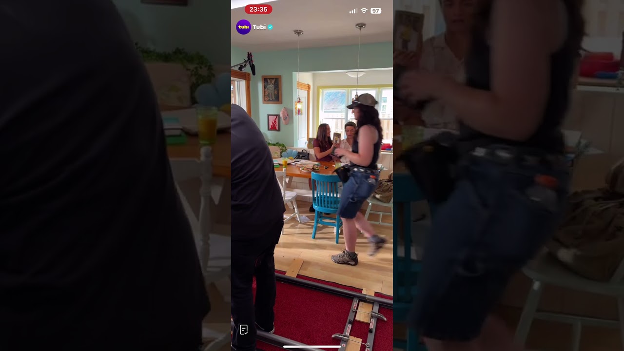 Tubi live filming « Kissing In The Easy Part » with Asher Angel and Paris Berelc