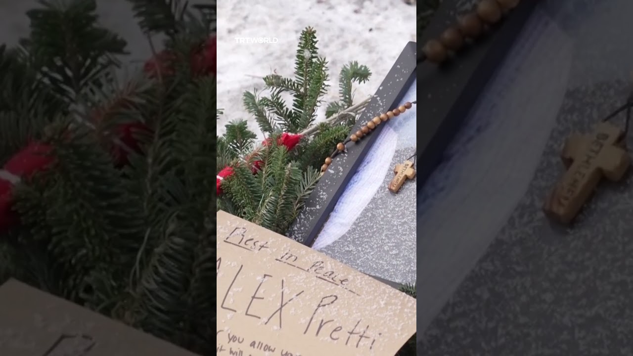 Minneapolis holds vigil for ICU nurse killed by federal agents