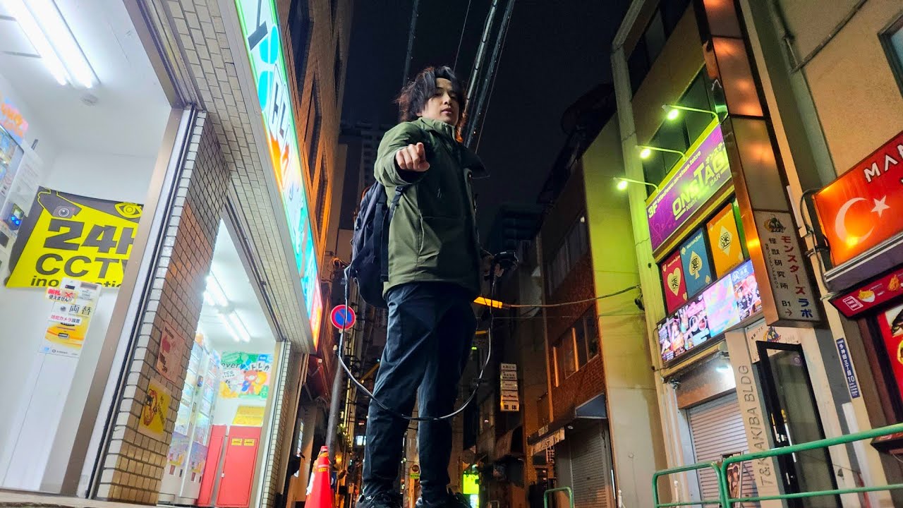 Tokyo AT MODNIGHT is VERY Scary... (Akihabara)