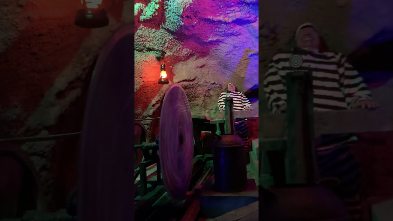 An Awesome Boat Ride That You Shoot At Targets | Silver Dollar City |Branson Missouri | Flooded Mine