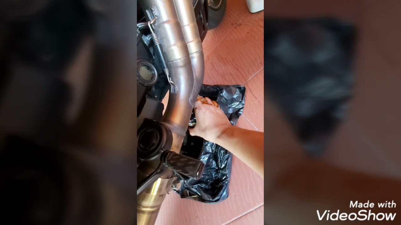 เปลี่ยนน้ำมันเครื่อง ดูคาติ เดวิล  DUCATI DIAVEL ENGINE OIL SERVICING (DRAIN AND REPLENISH)