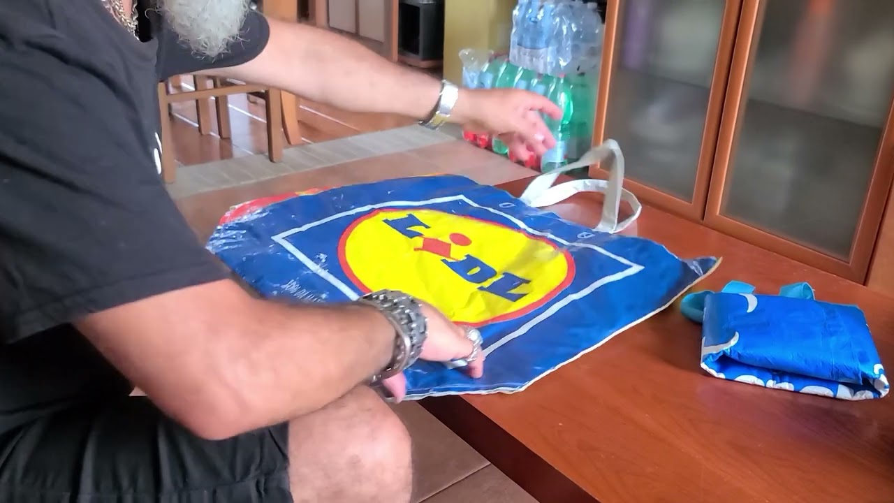COME RIPIEGARE I SACCHETTI DELLA SPESA!