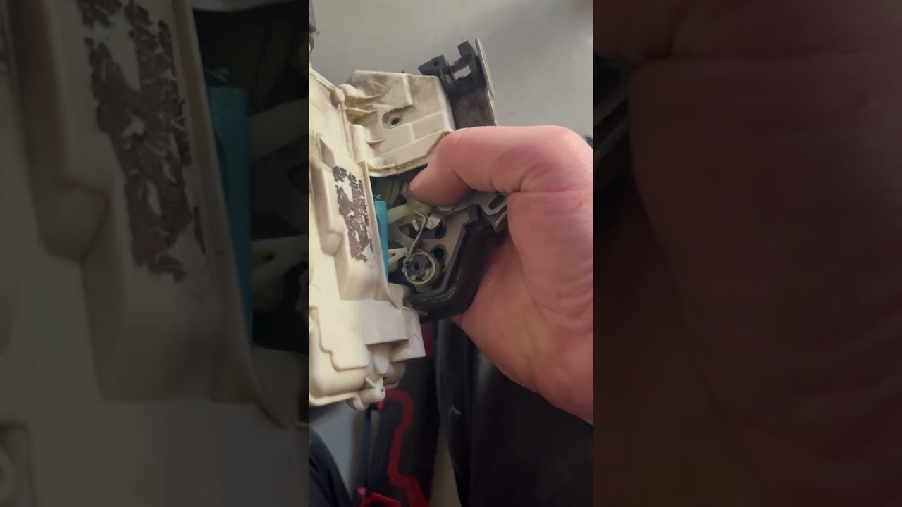 Porsche Cayenne 92a Zentraverriegelung hängt geht nicht auf ausbauen reparieren!