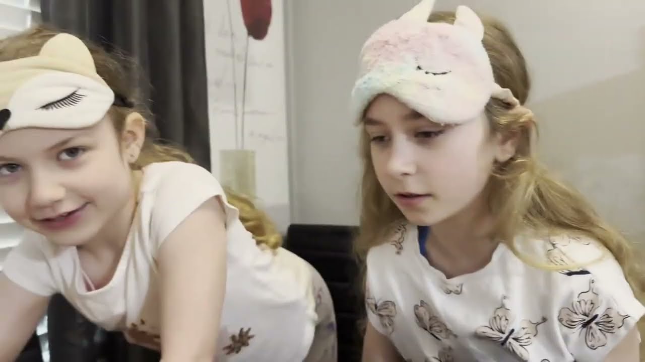 Blindfolded Eating and Drinking Challenge: Can You Guess?