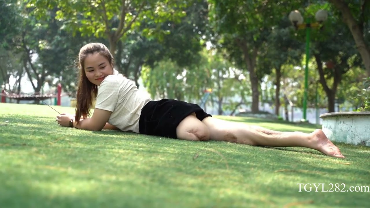 Anas amputee girl walk in the park