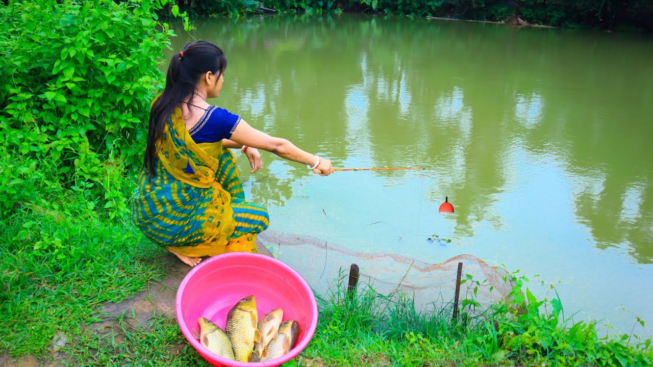 Fishing Video || Hook Fishing in Village Pond During the Rainy Season is a Different Experience