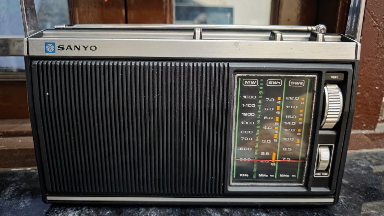 Sanyo 3 band Radio model RP-3410 Japan 