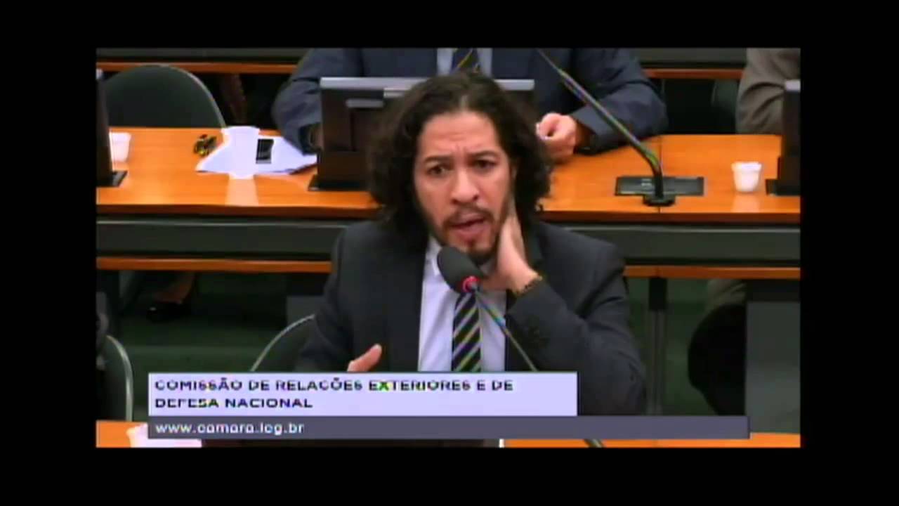 Jean Wyllys irrita os canalhas homof&oacute;bicos ap&oacute;s desmascarar suas mentiras