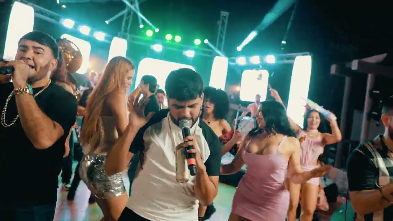 Popurrí: Ya no me mires así, Carola, El bombón EN VIVO Banda La Adicional de Mazatlán