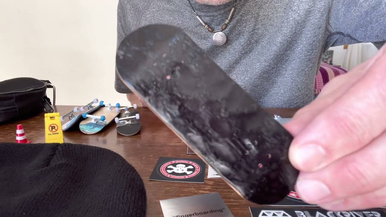Erik wipes out!! Flat Face G15 complete fingerboard unboxing! Random color deck