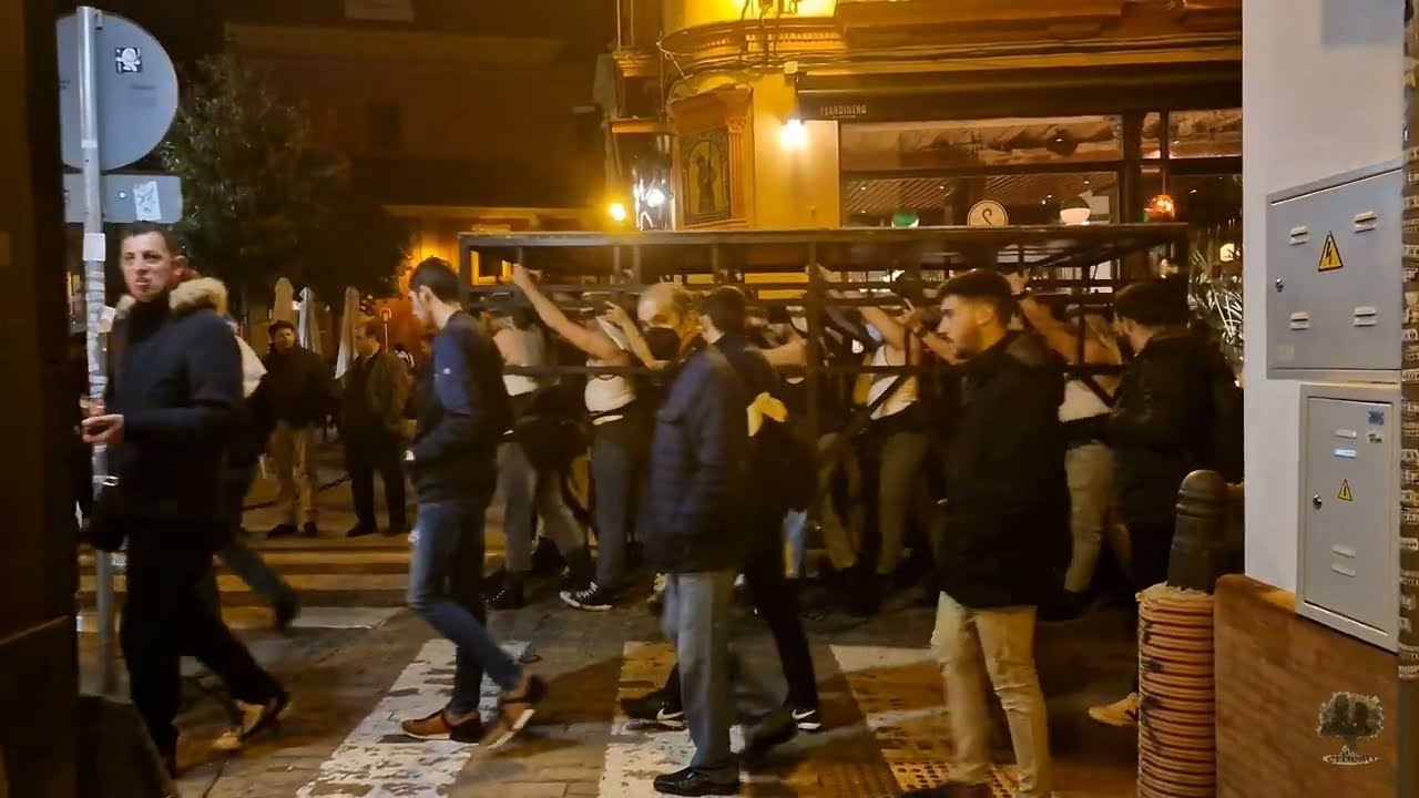 Ensayo de Costaleros del paso de la Soledad de San Lorenzo