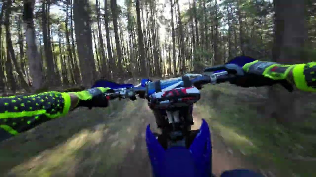 More after work ripping on the Yz125x, little offroad turn track