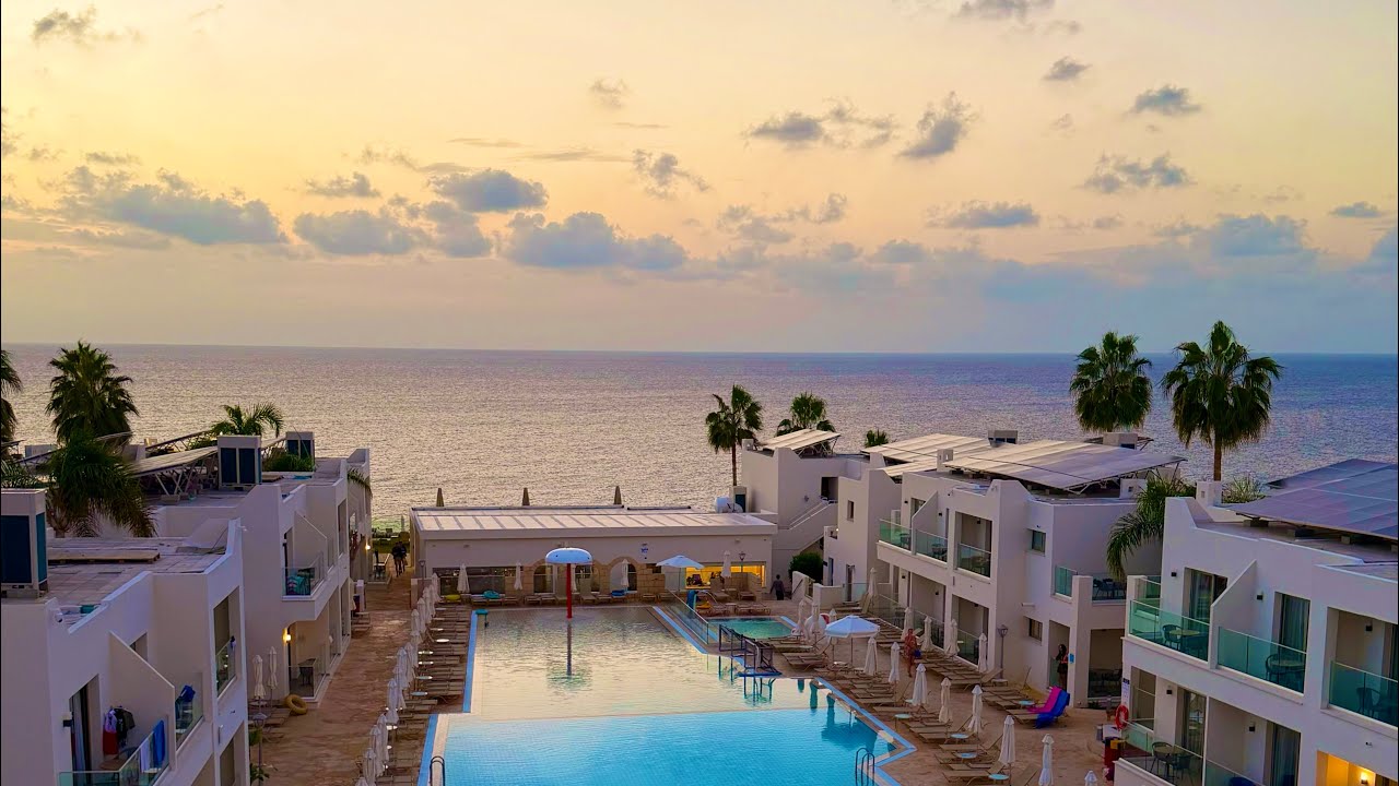 Eleni Village Hotel Paphos ✨The Dinner and View Surprised Me🤩😋