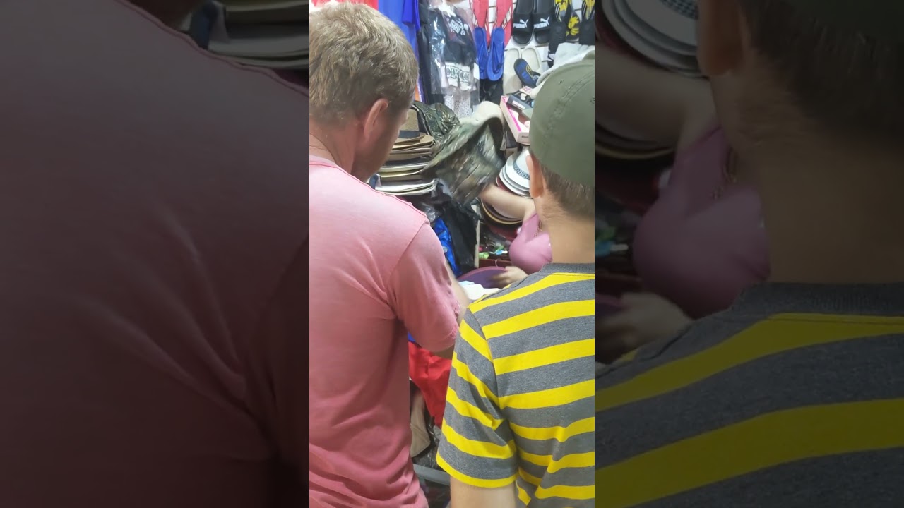 What can you buy for $10 in Ecuador? (And a HUGE thank you!) #ecuador #shopping #mercado #market