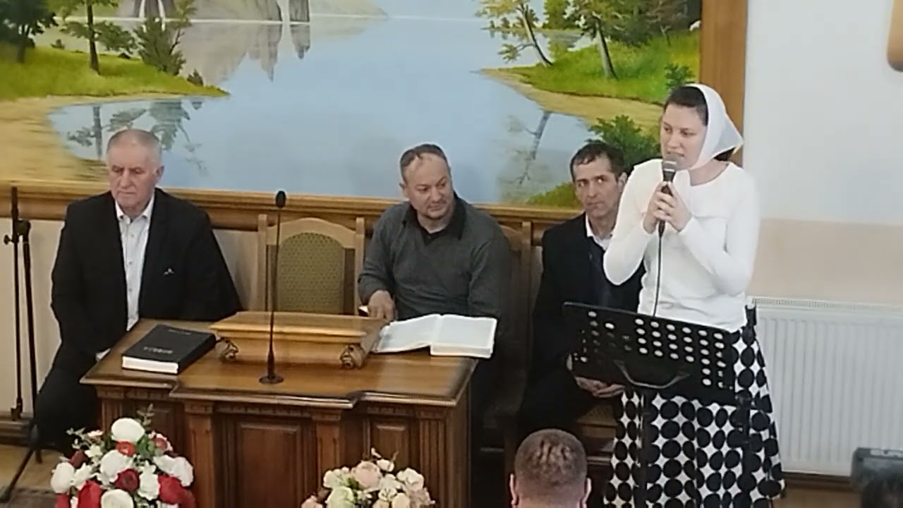 Biserica Penticostala Copalnic sora Sorina laudă pe Dumnezeu