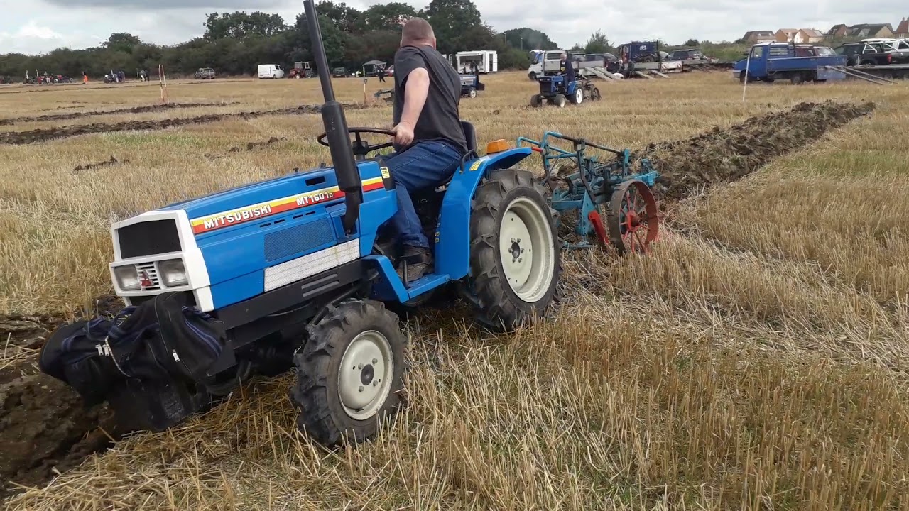 mitsubishi  1601 d ploughing