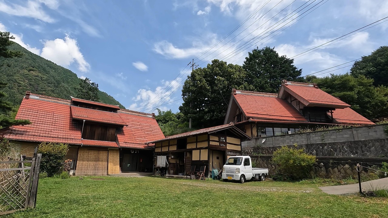 【山梨県山梨市】地域特有の芸術的な古民家と豪農が密集する集落散策