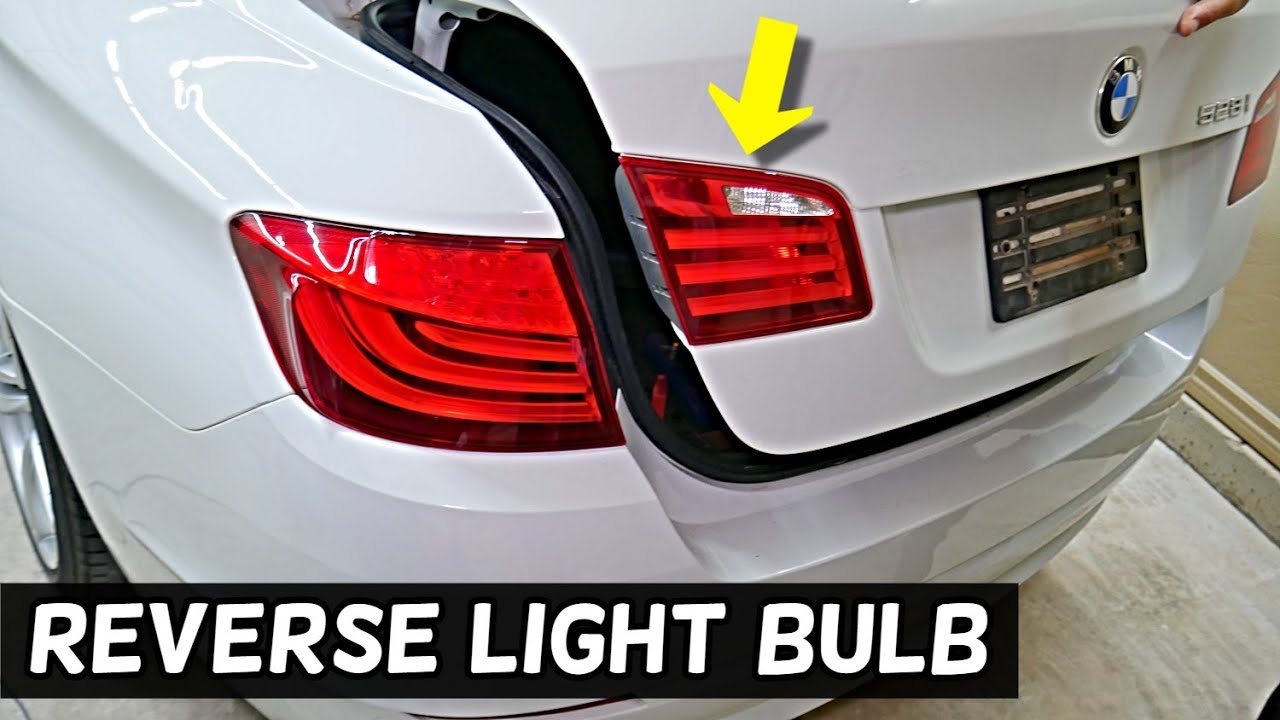 Замена лампы заднего хода Снятие BMW F10 F11 520i 523i 525i 528i 530i 535i 518d 520d 525d 530d