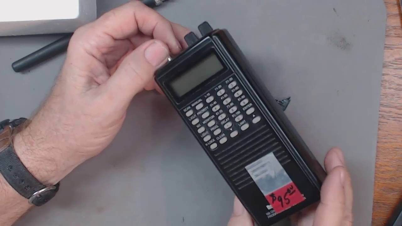 TRRS #0877 - Радиоприемник-сканер Radio Shack Pro-46