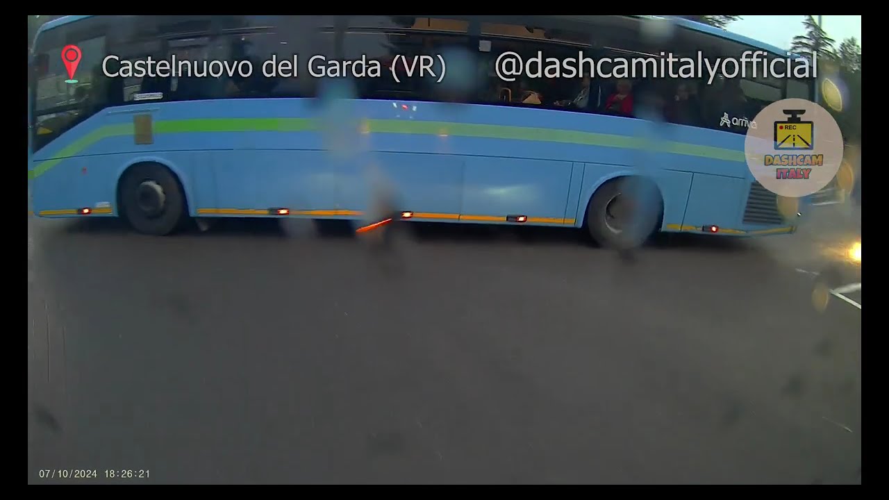 Idiots in Cars Italy "Furboni al Volante" Dashcam Idiots Fail Compilation 20.12.2024
