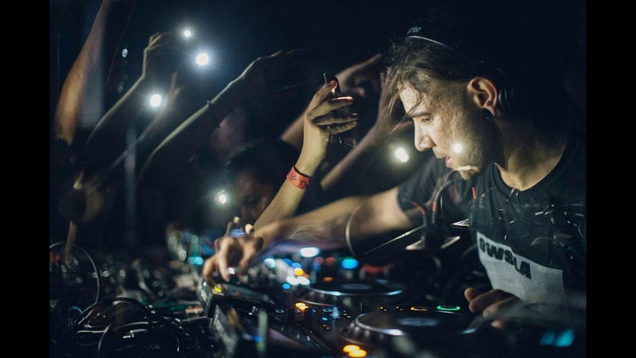 Skrillex - CUMBIASTEP ID (April 2020) - (Mexico City OWSLA POP UP  CLUB SHOW 2019)