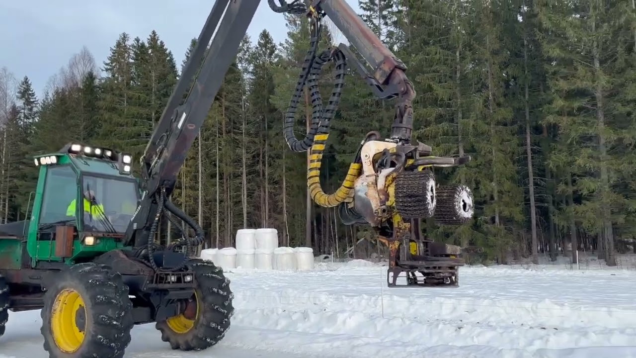 Köp Skördare Timberjack 870 parallel kran på Klaravik