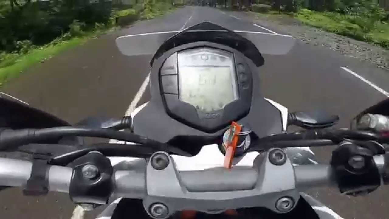 KTM Duke 390 0-100 acceleration go pro hero 3 + 0-100 kmph in 5.5 secs on speedo.