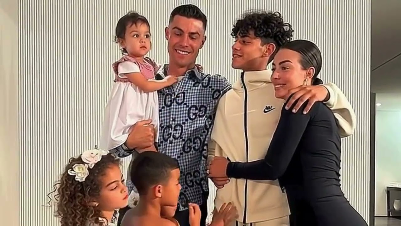 Menikah Setelah 10 Tahun Bersama #CR7