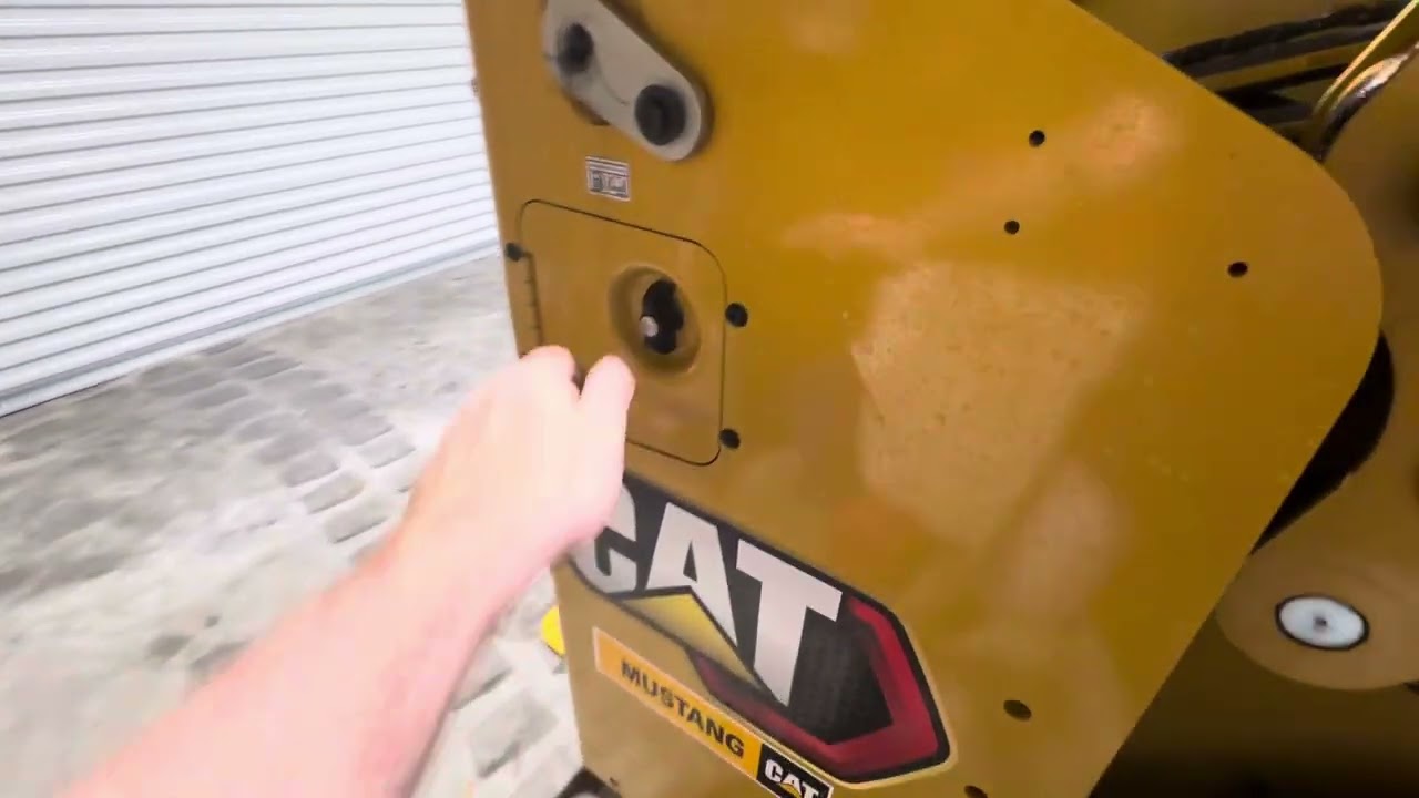 New Cat 255 track loader