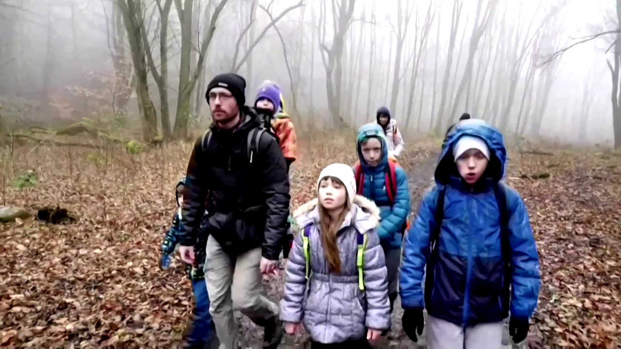 Hungarians hike to beat lockdown blues