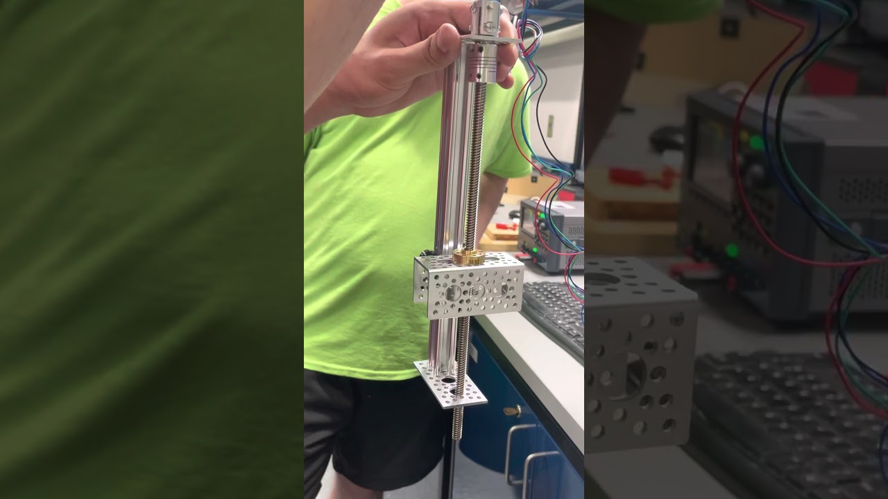 Driving the leadscrew with stepper motor