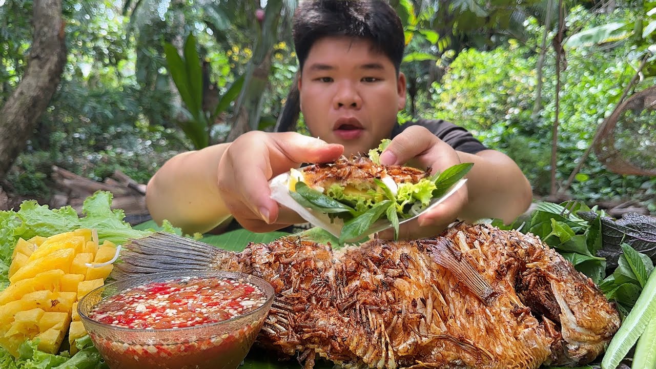 Cá Tai Tượng Chiên Phùng Chấm Mắm Me Chua Ngọt Rau Sống Quá Hấp Dẫn | Dương Doubar