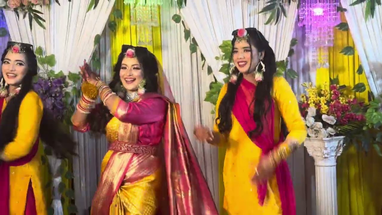 নুরাইয়ার গায়ে হলুদের নাচের চিত্র। 