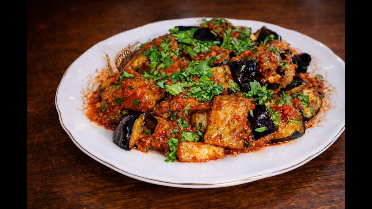 بتنجان بالصلصة بطعم المطاعم.. وصفة سهلة هتعمليها كل يوم 🍆🍅🔥