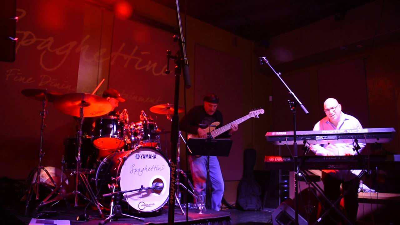 Jay Rowe on keyboards doing Red Hot And Smooth.