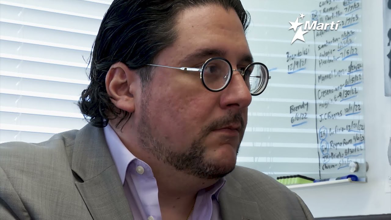 Info Martí | Radican demanda en Miami para que cubanos puedan obtener la residencia permanente