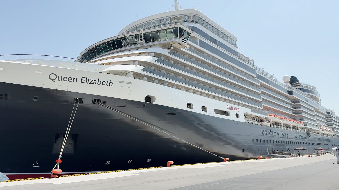 クルーズ客船「Queen Elizabeth（クイーン・エリザベス）」　広島港クルーズターミナル  広島市南区宇品海岸３丁目１２ #広島 #広島港 #クルーズ客船 #波止場公園 #船舶
