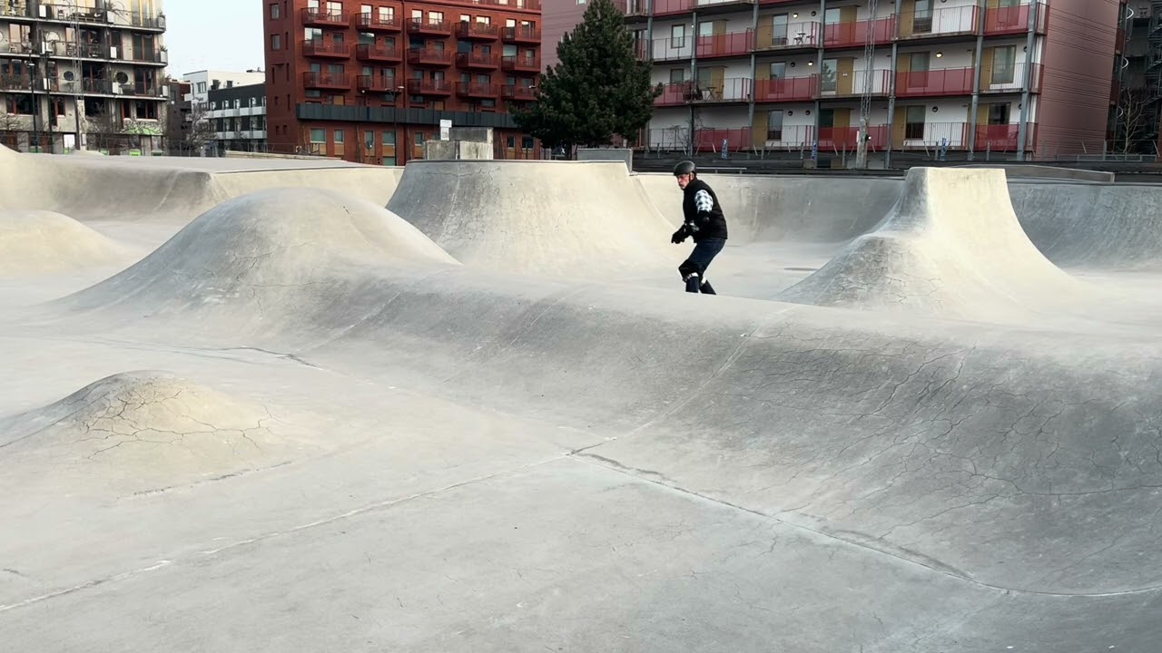 Today it was hard but super super fun in the skatepark. 