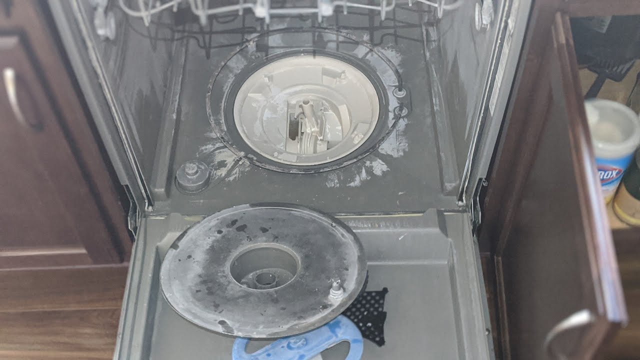 Посудомоечная машина Frigidaire не сливает воду
