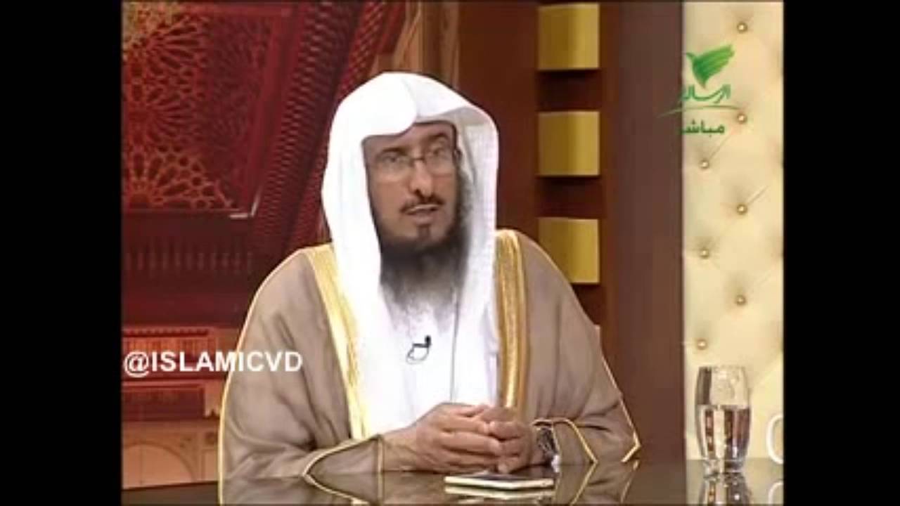 فعل الأعمال الصالحة لنيل نفع دنيوي